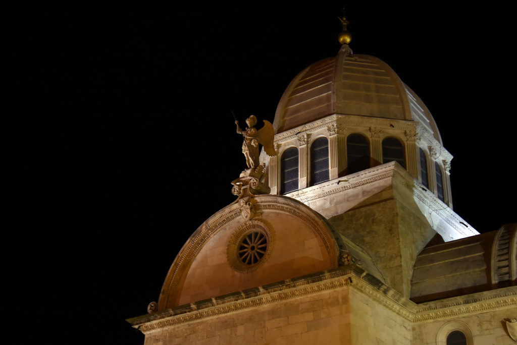 Katedra w Szybeniku - kopuła nocą