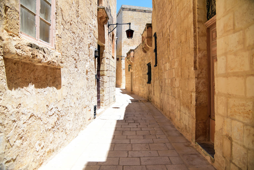 Mdina - jedna z wąskich uliczek miasta