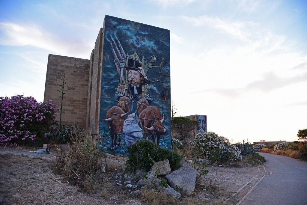 Opuszczona miejscowość White Rocks - mural finansjera