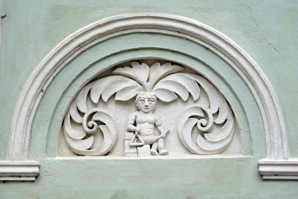Třebíč - Dzielnica Żydowska - element dekoracyjny dawnej szkoły