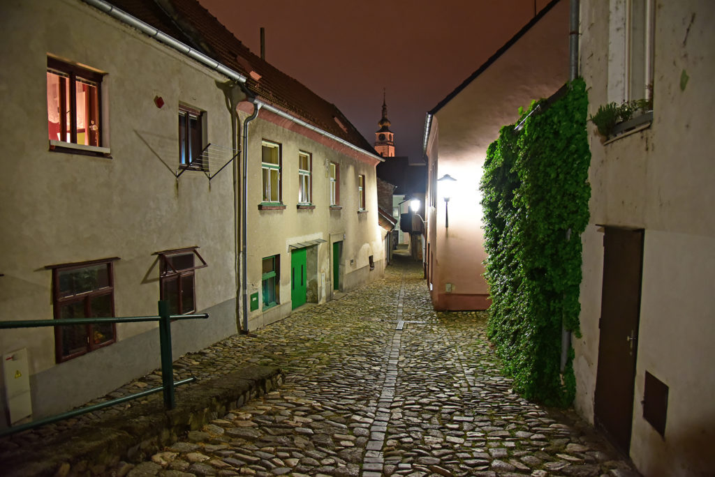Dzielnica Żydowska - ulica Stinná nocą