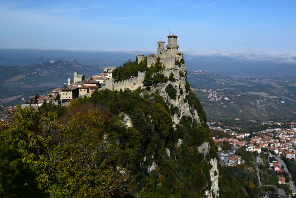 Monte Titano - widok z drugiej wieży na miasto