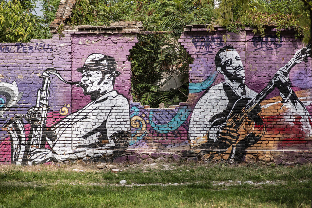 Muzycy - Mural jazzowy na budynkach dawnych magazynów